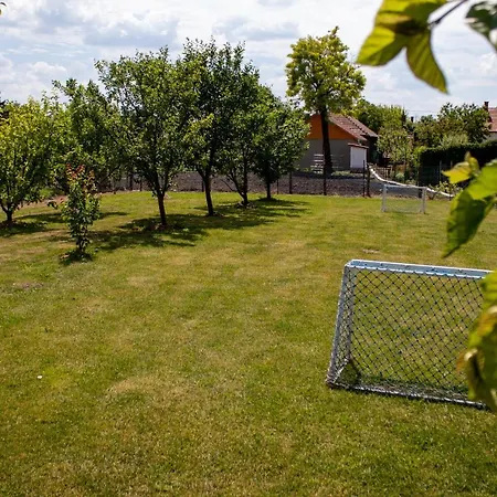 Zserbo Apartman- *